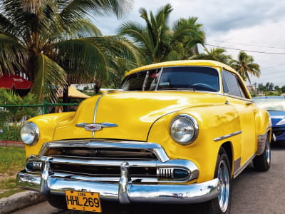 Fototapeta Żółty Kubański samochód