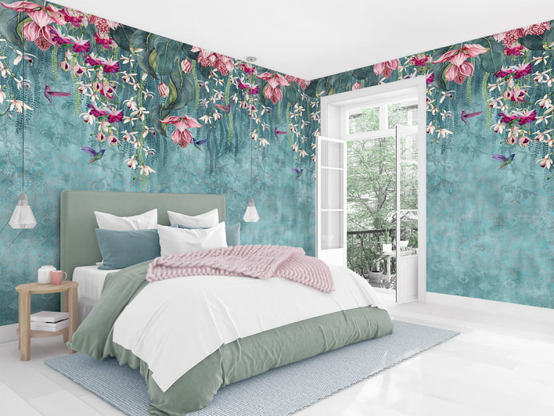 Fototapeta Piękne tropikalne kwiaty we wnętrzu sypialni