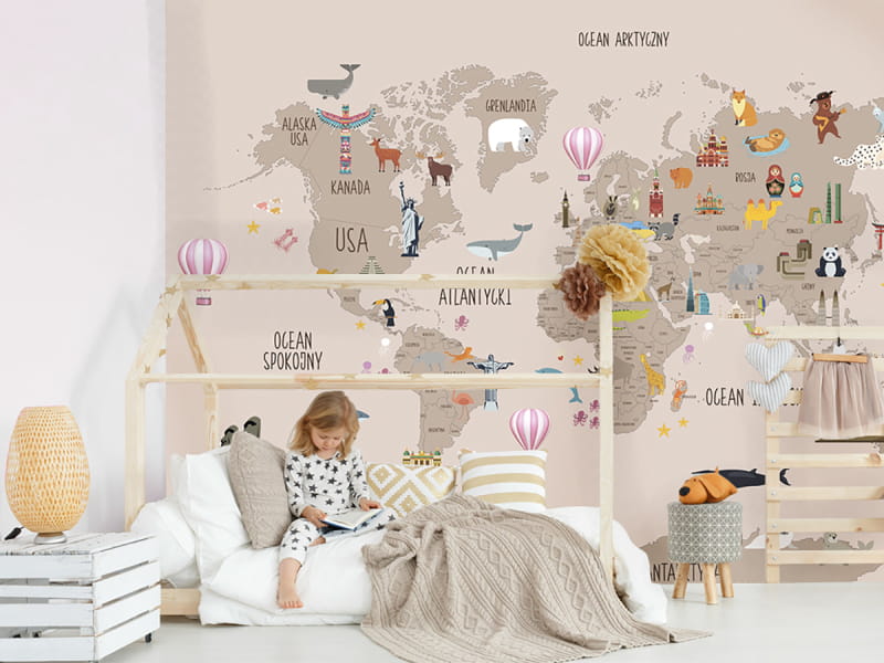 Fototapeta Beżowa mapa ze zwierzętami we wnętrzu pokoju dziecka