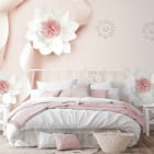 Miniatura fototapety Kwiaty w różowe wstążki we wnętrzu sypialni