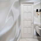 Miniatura fototapety Elegancki biały jedwab we wnętrzu łazienki