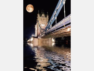 Fototapeta Nocny most wieżowy