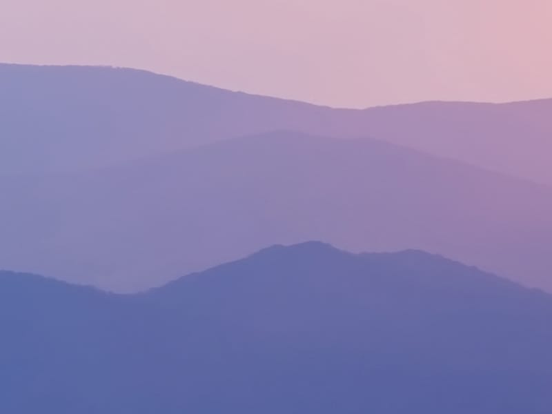Fototapeta Fioletowy zachód słońca w górach fragment # 1