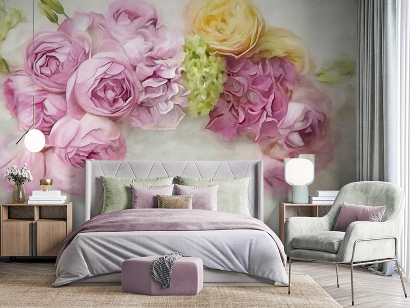 Fototapeta Piękne różowe róże we wnętrzu sypialni