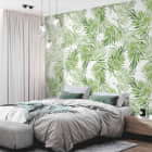 Miniatura fototapety Jasnozielone liście palmowe we wnętrzu sypialni