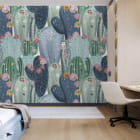 Miniatura fototapety Kwitnące kaktusy we wnętrzu pokoju nastolatka