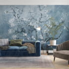 Miniatura fototapety Kwitnący migdał we wnętrzu salonu