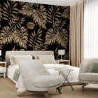 Miniatura fototapety Złote liście tropików we wnętrzu sypialni