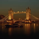 Miniatura fototapety Tower Bridge w nocy